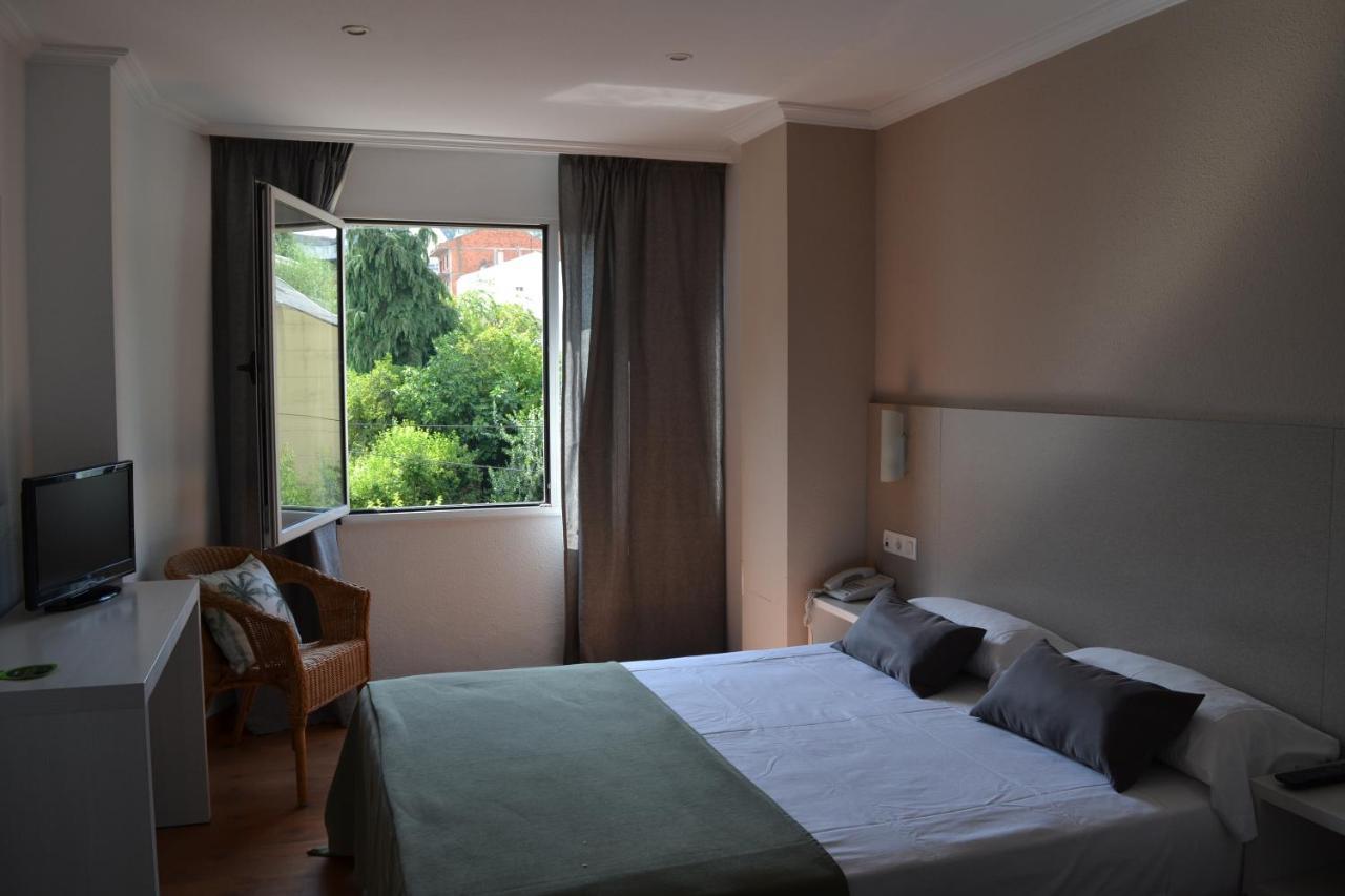 Duerming Villa De Sarria Hotel Exterior photo